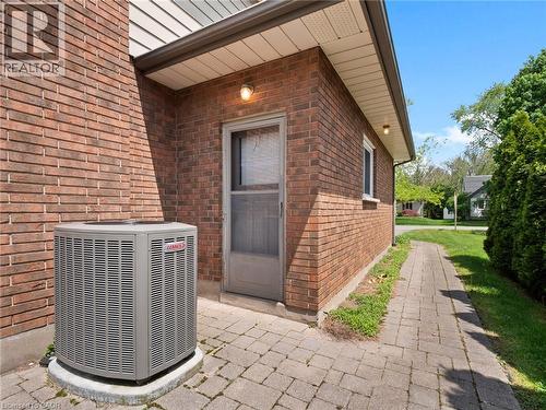 17 Montgomery Road, Welland, ON 
