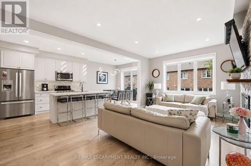 44 Stillwater Crescent, Hamilton, ON 