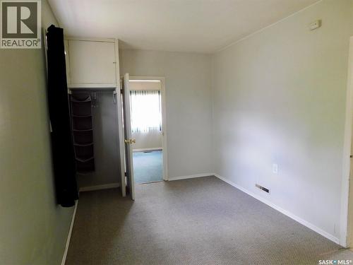 227 2Nd Avenue E, Assiniboia, SK 