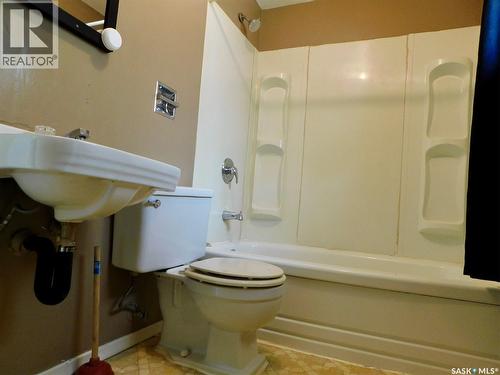 227 2Nd Avenue E, Assiniboia, SK 