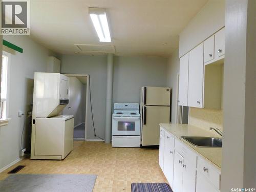 227 2Nd Avenue E, Assiniboia, SK 