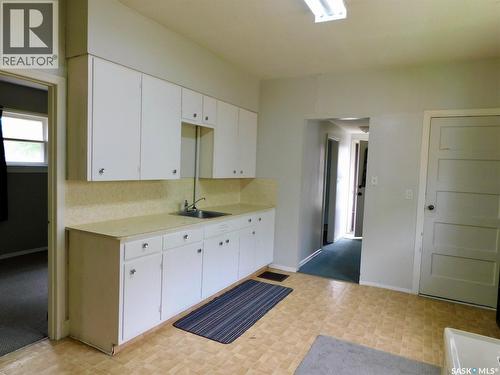 227 2Nd Avenue E, Assiniboia, SK 