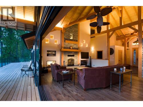 234 Walkers Lane, Kootenay Bay, BC 