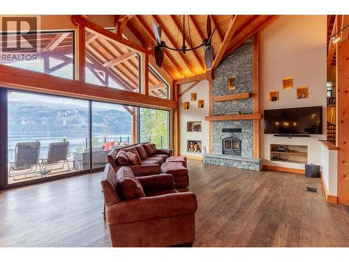 234 Walkers Lane, Kootenay Bay, BC 