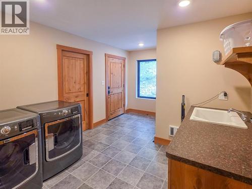 234 Walkers Lane, Kootenay Bay, BC 
