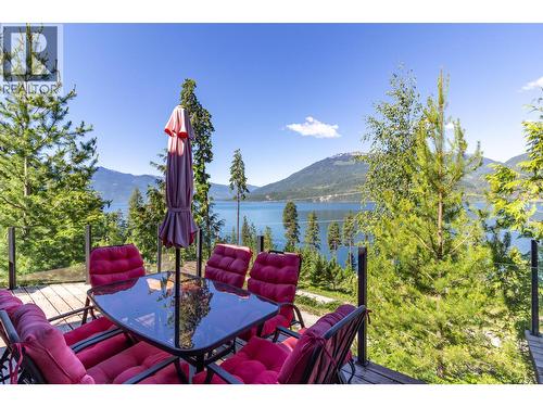 234 Walkers Lane, Kootenay Bay, BC 