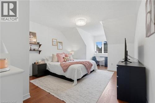 2205 Shaftesbury Court, Oakville, ON 