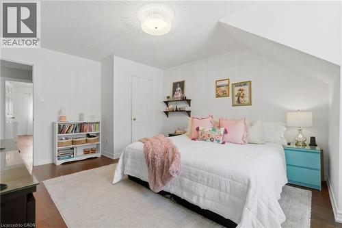 2205 Shaftesbury Court, Oakville, ON 