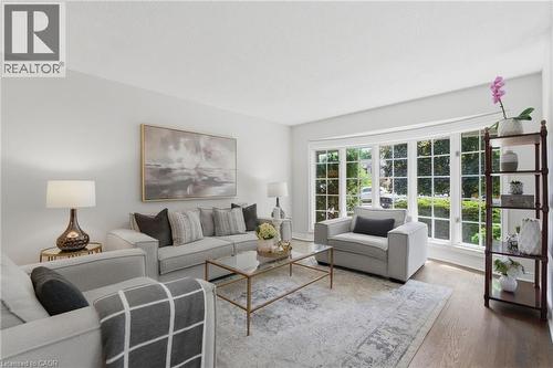 2205 Shaftesbury Court, Oakville, ON 