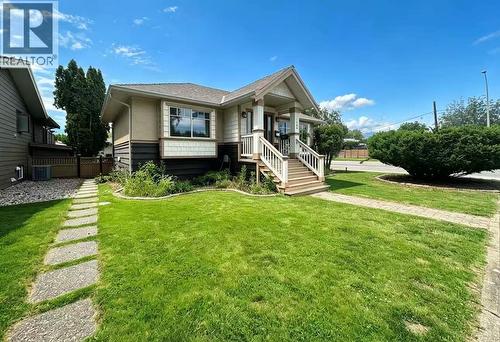1906 Carruthers Street  Kelowna, BC V1Y 3B8
