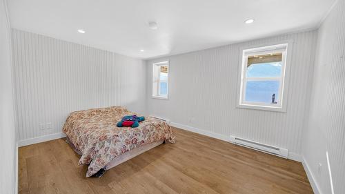 12811 3A Highway, Boswell, BC - Indoor Photo Showing Bedroom