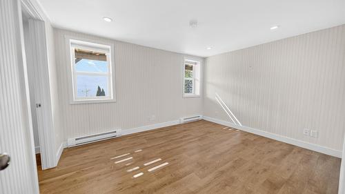 12811 3A Highway, Boswell, BC - Indoor Photo Showing Other Room