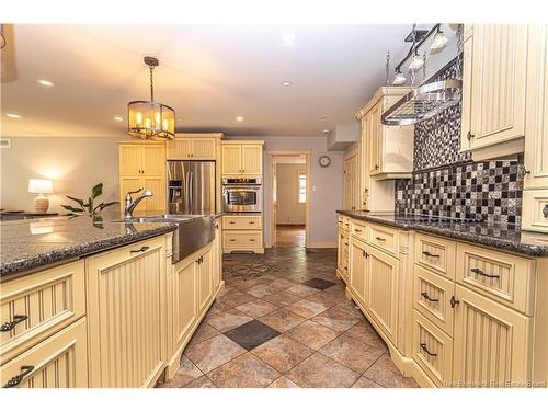 76 Island View Dr, Douglas, NB 