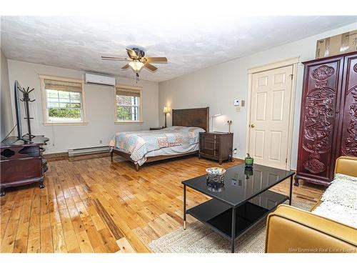 76 Island View Dr, Douglas, NB 