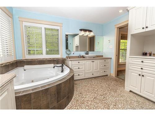 76 Island View Dr, Douglas, NB 