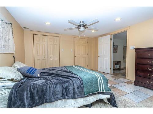 76 Island View Dr, Douglas, NB 