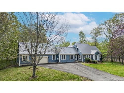 76 Island View Dr, Douglas, NB 