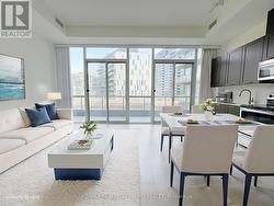 727 - 20 BRUYERES MEWS Toronto, ON M5V 0G8