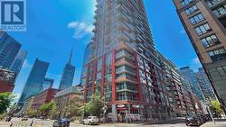 607 - 126 SIMCOE STREET Toronto, ON M5H 4E6