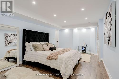 167 Covent Crescent, Aurora, ON 