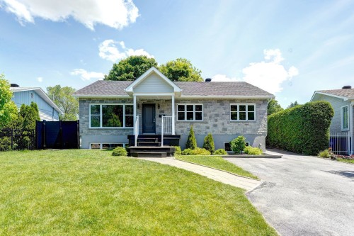 450 Rue Éric  Laval (Fabreville), QC H7P 2X1