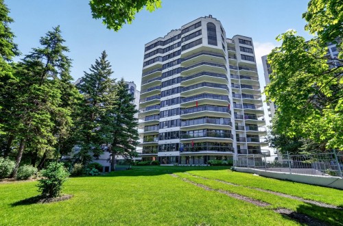 1102-8255 Boul. St-Laurent  Brossard, QC J4X 2A7