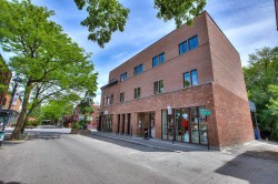 464 Av. Duluth E.  Montréal (Le Plateau-Mont-Royal), QC H2L 1A5
