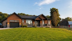 6020 Rue Robert  Saint-Placide, QC J0V 2B0