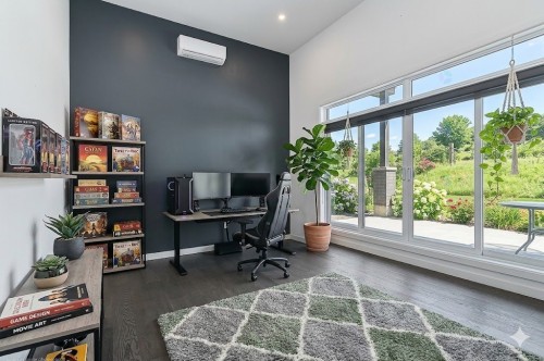 Salle de jeux - 6020 Rue Robert, Saint-Placide, QC - Indoor