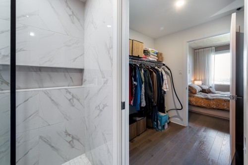 Salle de bains - 2107-5505 Boul. Du Quartier, Brossard, QC 