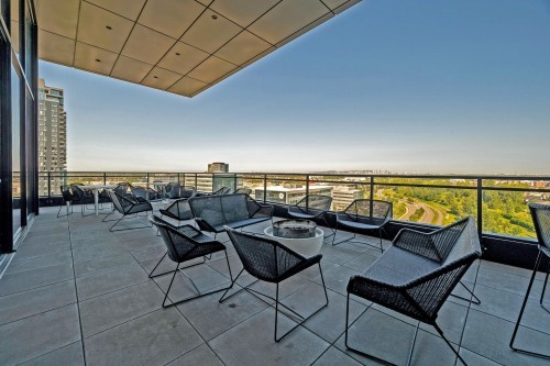 Terrasse - 2107-5505 Boul. Du Quartier, Brossard, QC 