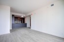 Salon - 414-1900 Rue Yvette-Brillon, Montréal (Ahuntsic-Cartierville), QC 