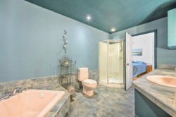 Salle de bains attenante à la CCP - 