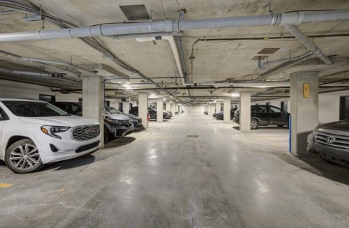 Parking - 407-3650 Rue Roland-Marquette, Longueuil (Saint-Hubert), QC 