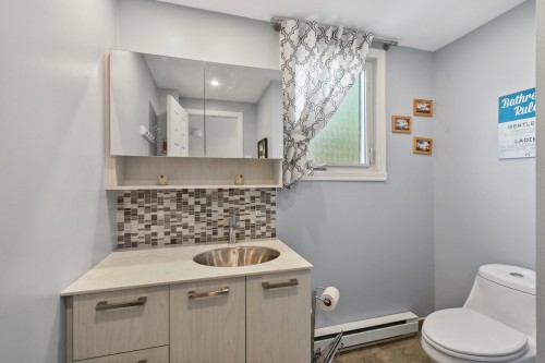 Salle d'eau - 158 Av. Mermoz, Candiac, QC 
