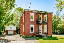 176  - 178 Rue Dollard Magog, QC J1X 2M4