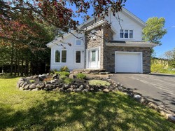 945 Place du Repos  Mont-Tremblant, QC J8E 2Y4