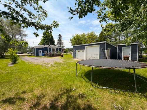 Back of Structure - 1070 Boul. De L'Ange-Gardien N., L'Assomption, QC - Outdoor