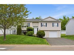 92 McGibbon ST  Fredericton, NB E3B 9S2