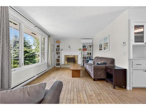 18 Dickson St, Fredericton, NB 