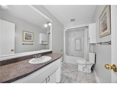 18 Dickson St, Fredericton, NB 