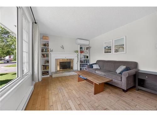 18 Dickson St, Fredericton, NB 