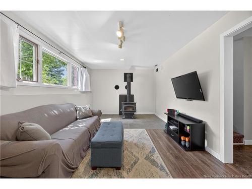 18 Dickson St, Fredericton, NB 