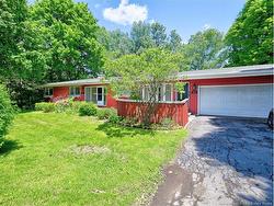 50 Broad RD  Oromocto, NB E2V 1C2