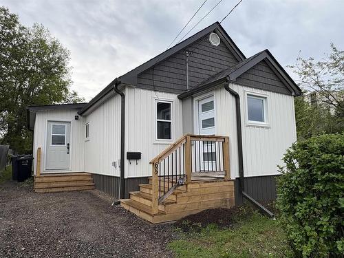 65 Rockwood Ave  Thunder Bay, ON P7A 6A3