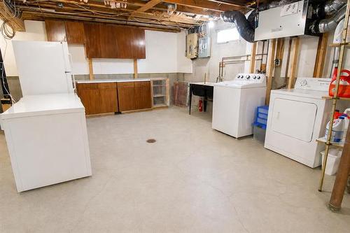 21 Schultz Rd, Pinawa, MB 