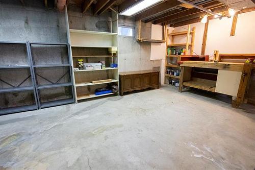 21 Schultz Rd, Pinawa, MB 