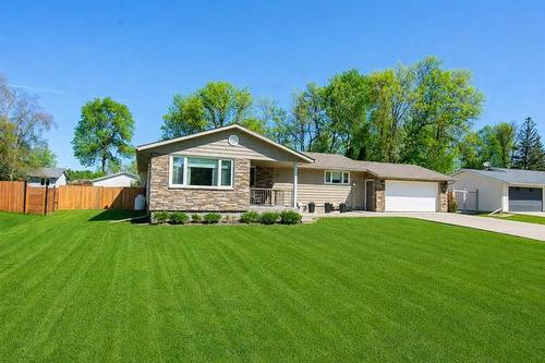 21 Schultz Rd, Pinawa, MB 