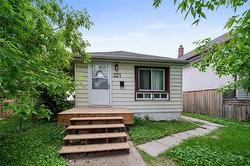 321 Berry ST  Winnipeg, MB R3J 1N4