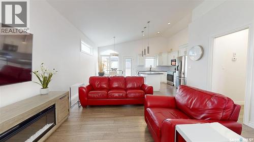 1633 Maple Rose Crescent N, Regina, SK 